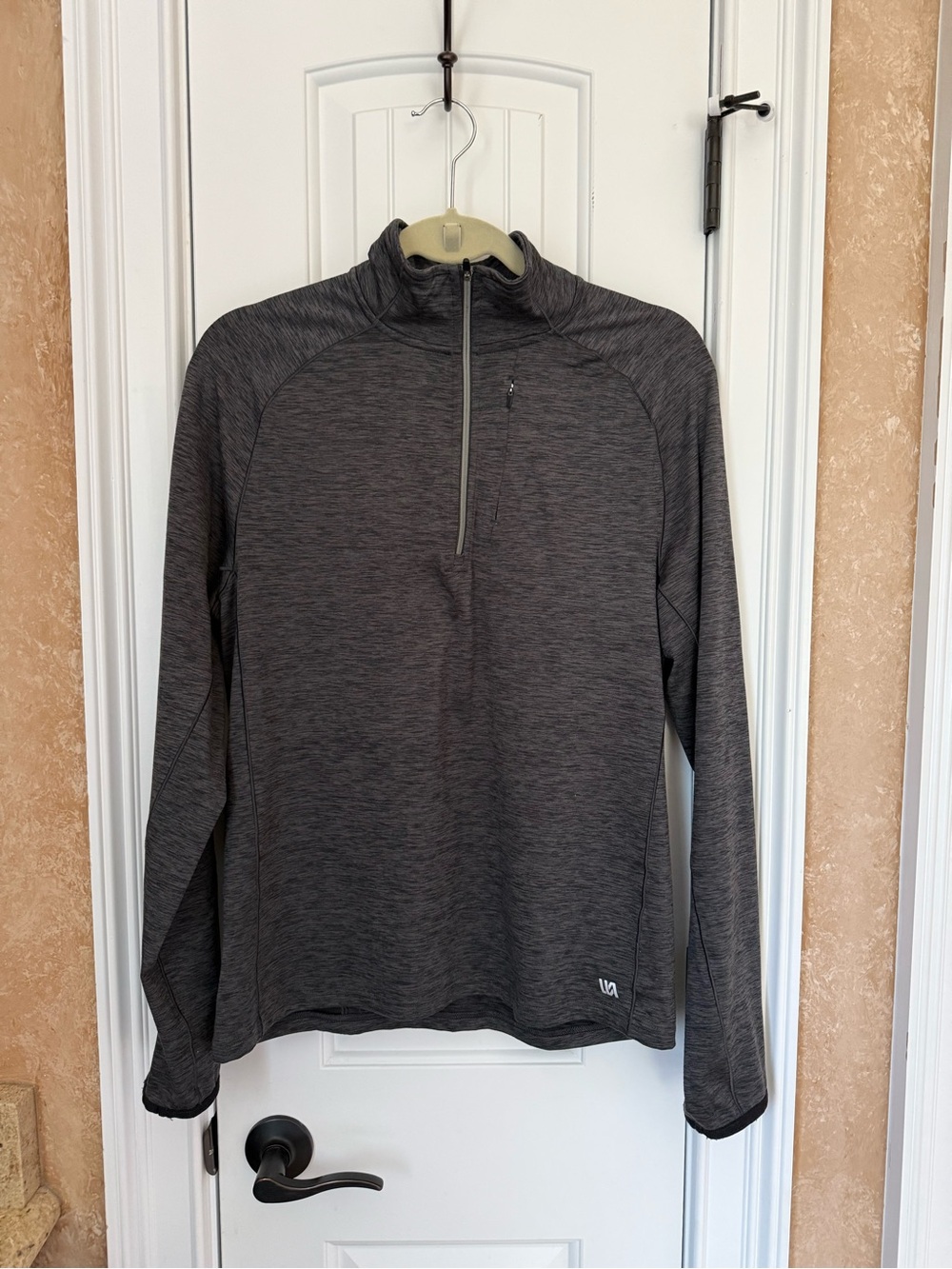 Lightweight Men’s Gray Half-Zip Performance Shirt Jacket